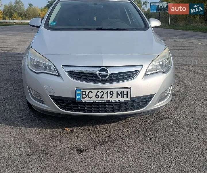 Opel Astra 2012