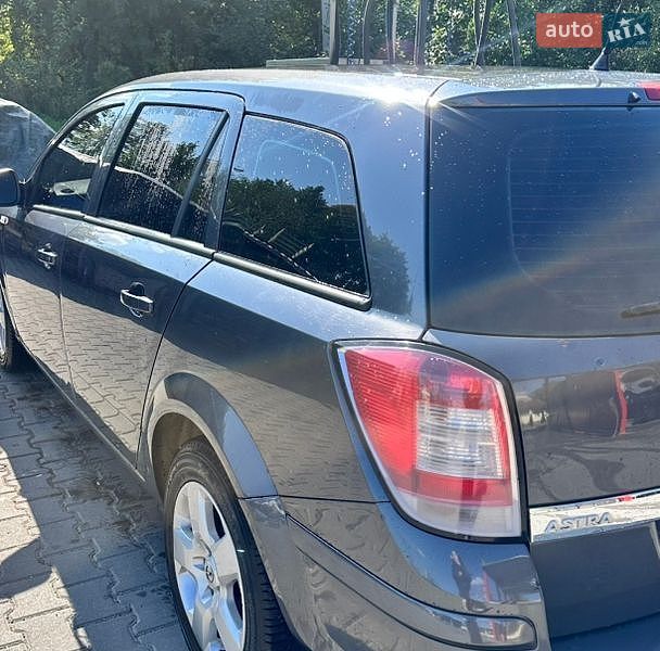 Універсал Opel Astra 2010 в Бориславі