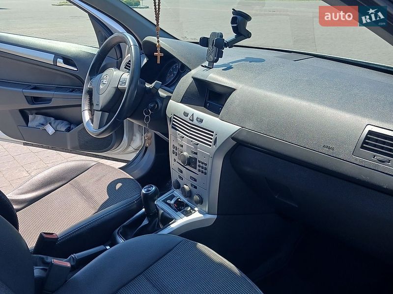 Универсал Opel Astra 2009 в Ивано-Франковске