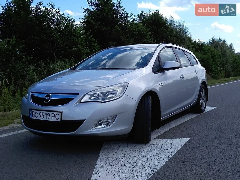 Opel Astra 2012