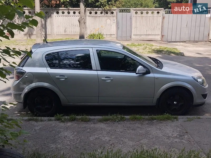 Opel Astra 2012