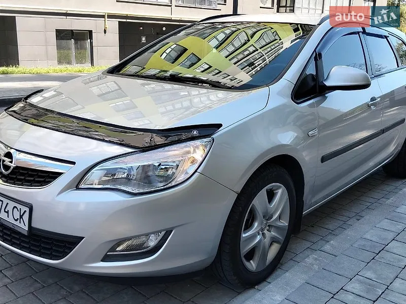 Opel Astra 2011
