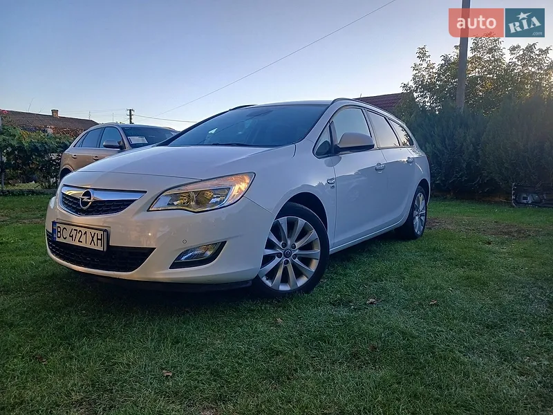 Opel Astra 2012