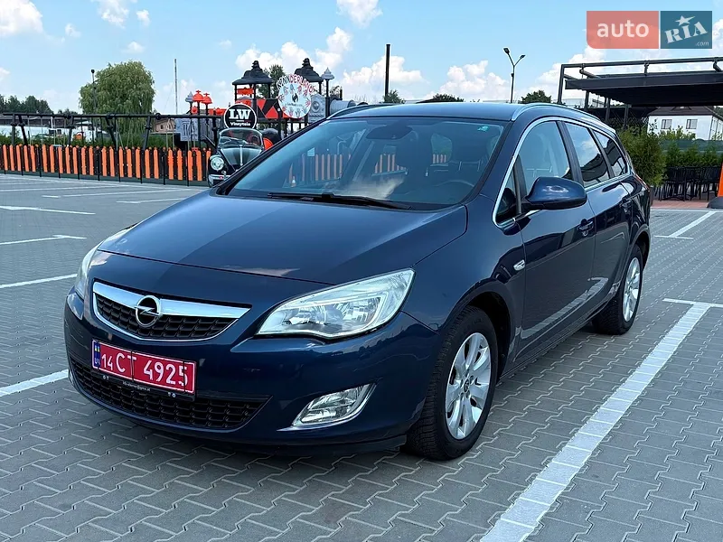 Opel Astra 2012