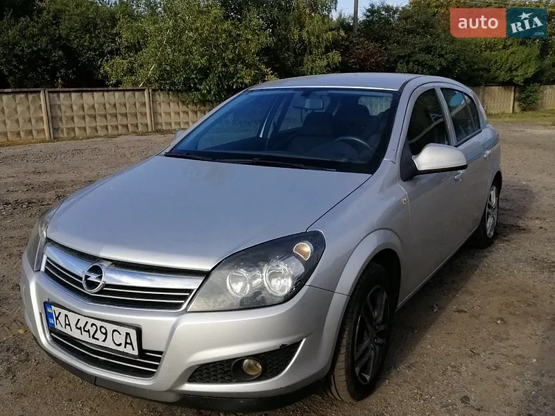 Opel Astra 2011