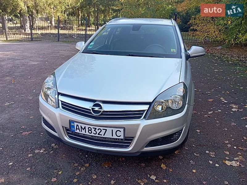 Opel Astra 2010