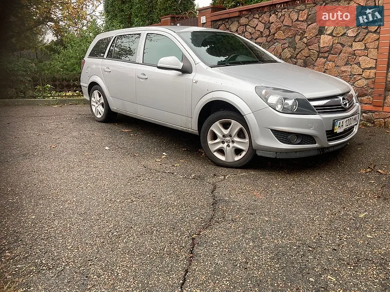 Opel Astra 2012