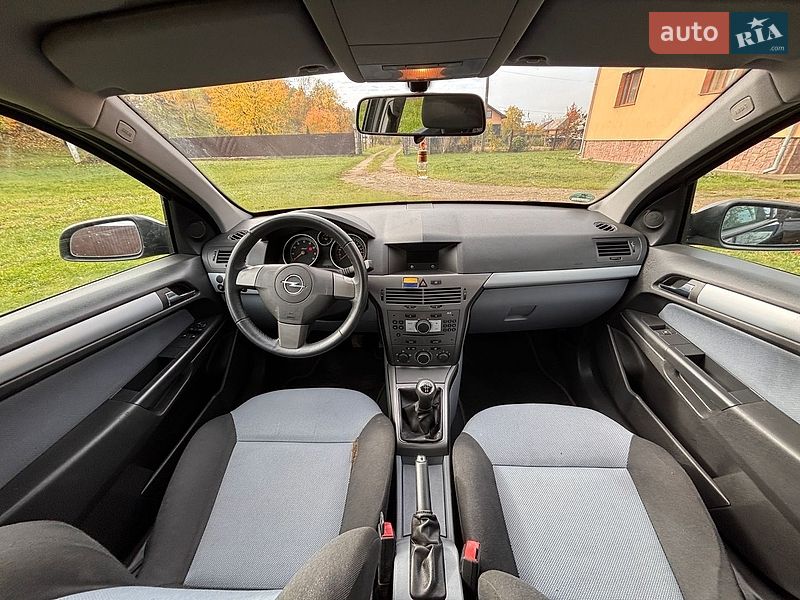 Хэтчбек Opel Astra 2006 в Надворной