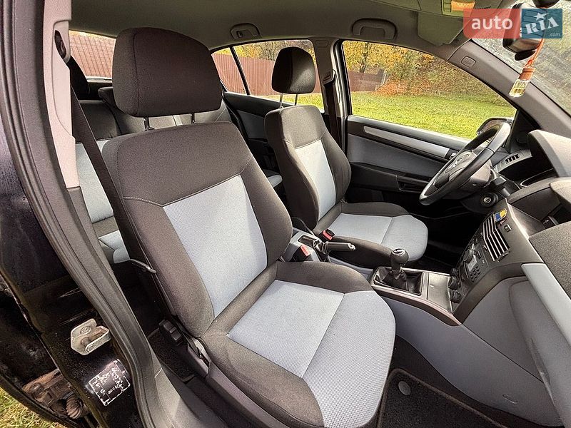 Хэтчбек Opel Astra 2006 в Надворной