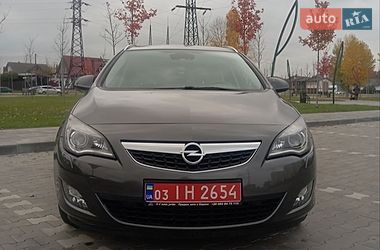 Універсал Opel Astra 2011 в Бучі