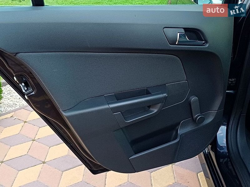 Хэтчбек Opel Astra 2009 в Сарнах