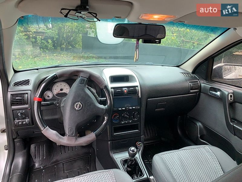 Універсал Opel Astra 2002 в Дунаївцях
