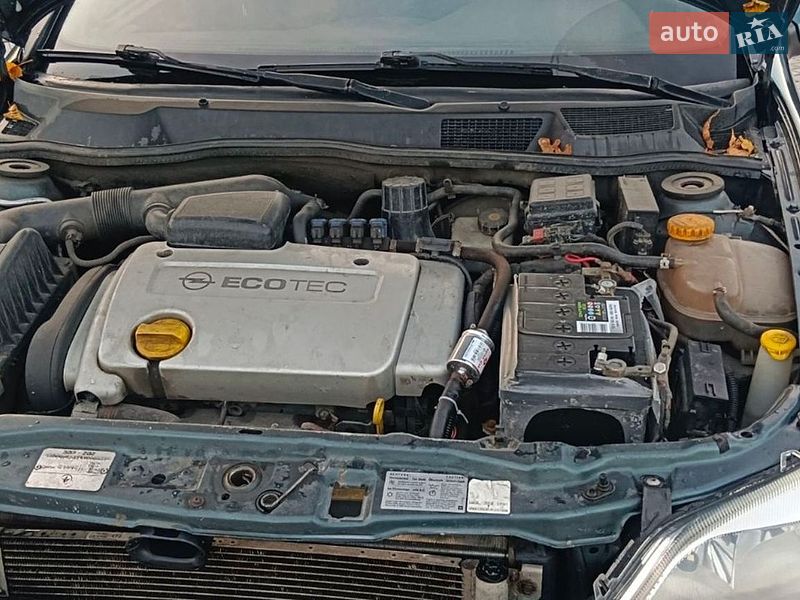 Седан Opel Astra 2004 в Хороле