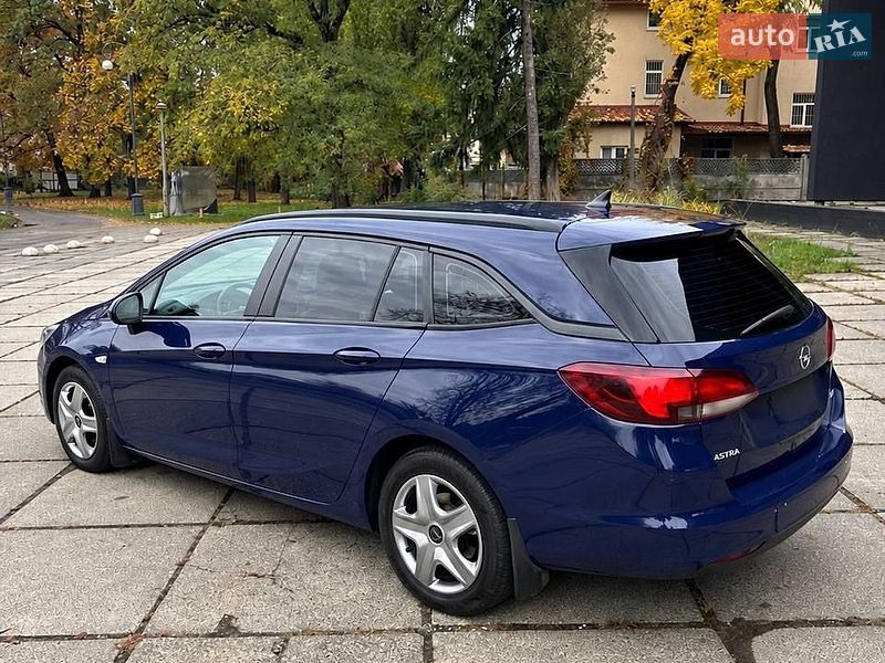 Универсал Opel Astra 2017 в Киеве