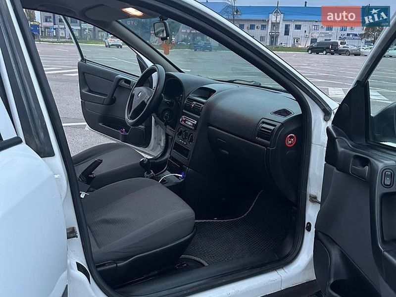 Хэтчбек Opel Astra 2007 в Житомире