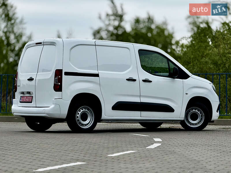Вантажний фургон Opel Combo Cargo 2020 в Трускавці
