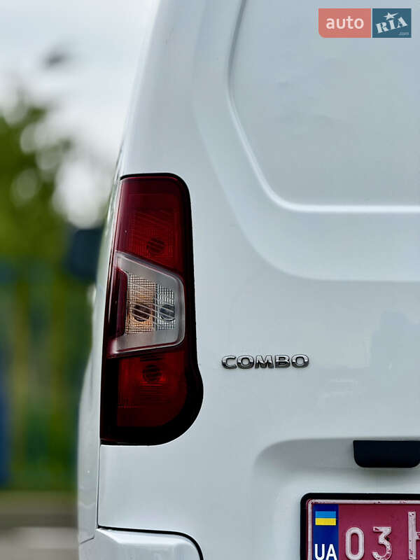 Вантажний фургон Opel Combo Cargo 2020 в Трускавці