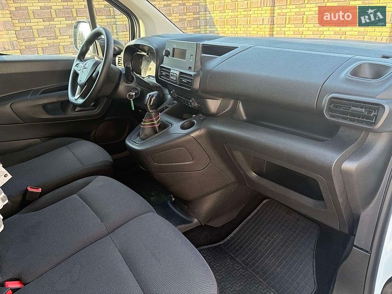 Вантажний фургон Opel Combo Cargo 2020 в Радивиліві