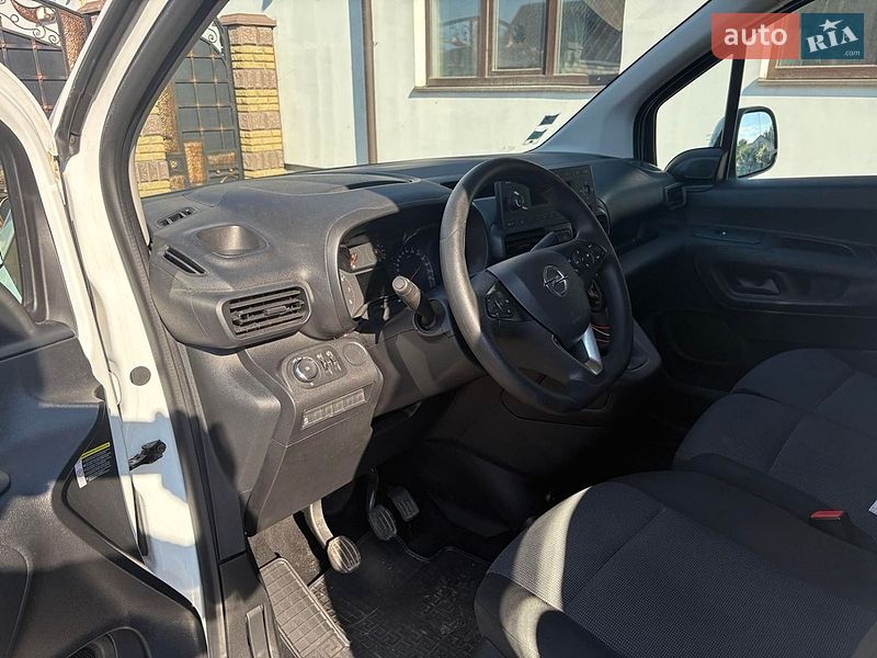 Вантажний фургон Opel Combo Cargo 2020 в Радивиліві