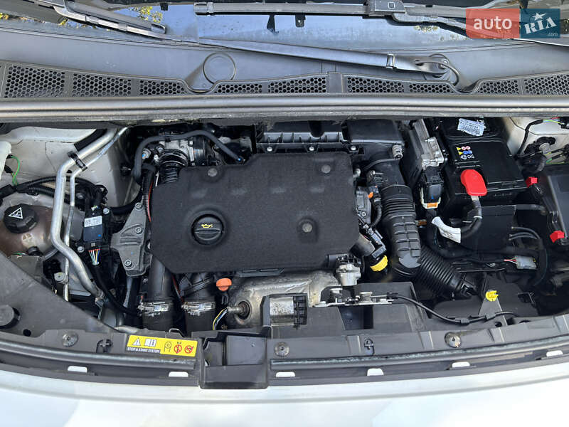 Минивэн Opel Combo Life 2019 в Барышевке фото 33 Минивэн Opel Combo Life 2019 в Барышевке