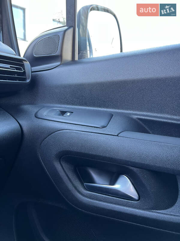 Минивэн Opel Combo Life 2019 в Луцке фото 48 Минивэн Opel Combo Life 2019 в Луцке