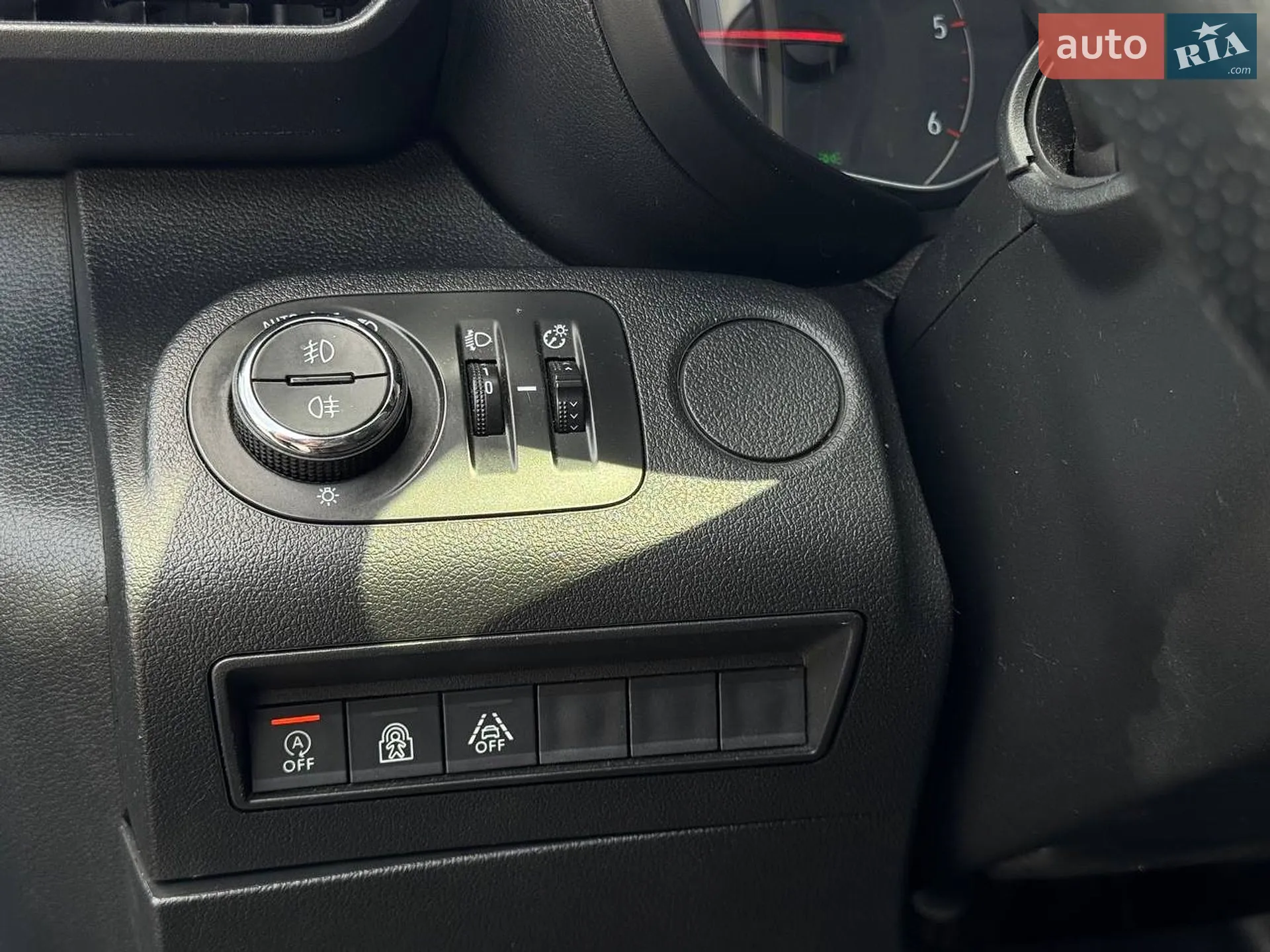 2018 Opel Combo - мініатюра 31