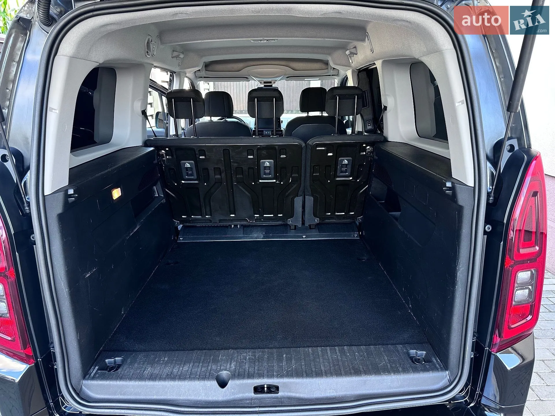 2020 Opel Combo - мініатюра 9