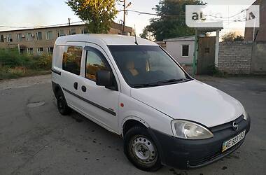 Вантажопасажирський фургон Opel Combo 2002 в 