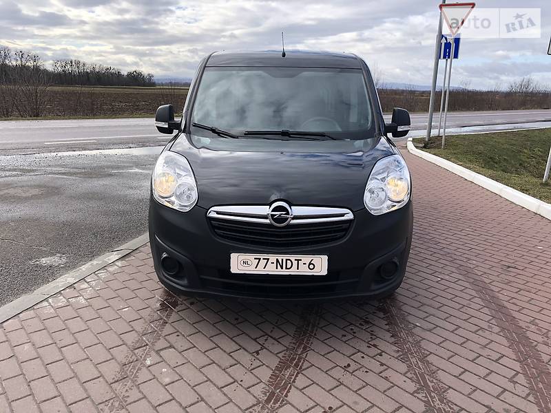 Вантажопасажирський фургон Opel Combo 2016 в Стрию