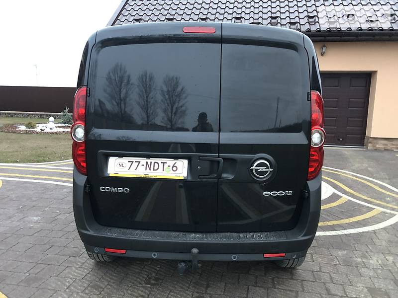 Вантажопасажирський фургон Opel Combo 2016 в Стрию