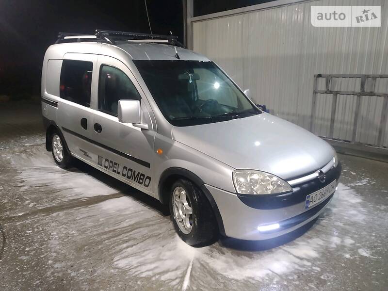 Хетчбек Opel Combo 2004 в Виноградові