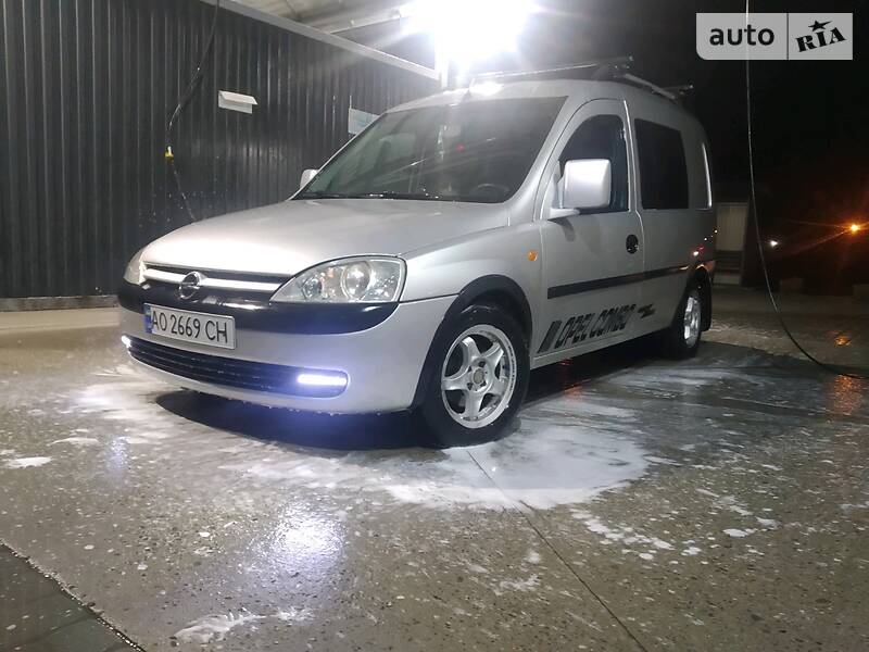 Хетчбек Opel Combo 2004 в Виноградові