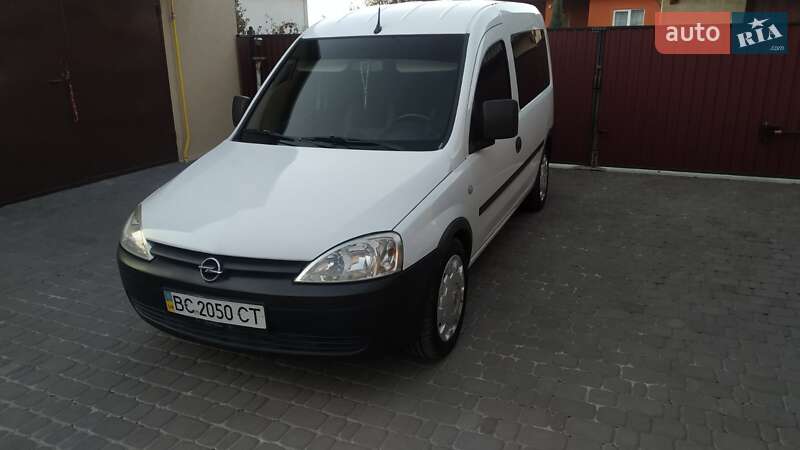 Минивэн Opel Combo 2009 в Львове