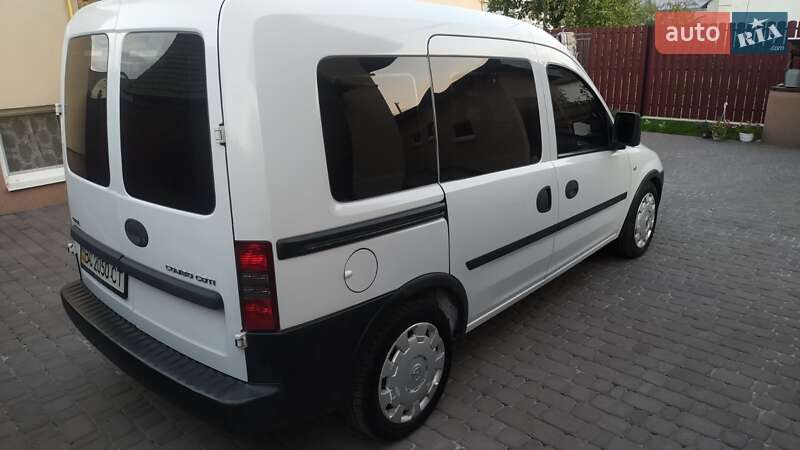 Минивэн Opel Combo 2009 в Львове