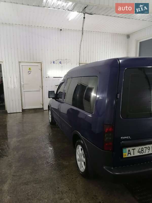 Минивэн Opel Combo 2005 в Надворной