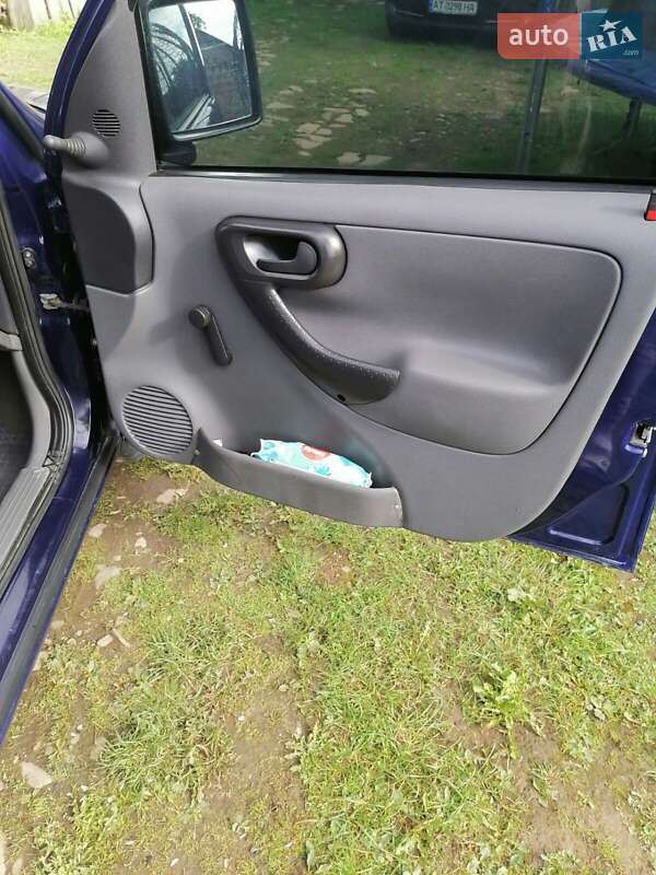 Минивэн Opel Combo 2005 в Надворной