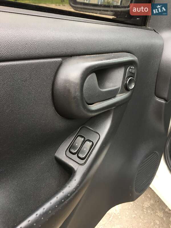 Минивэн Opel Combo 2005 в Золочеве