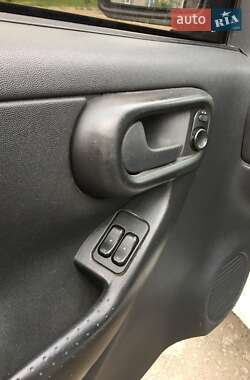 Минивэн Opel Combo 2005 в 