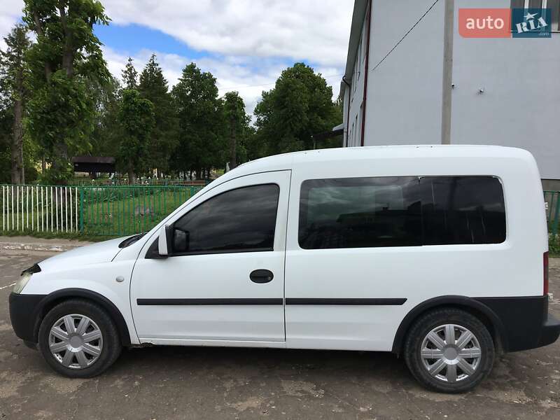 Минивэн Opel Combo 2005 в Золочеве