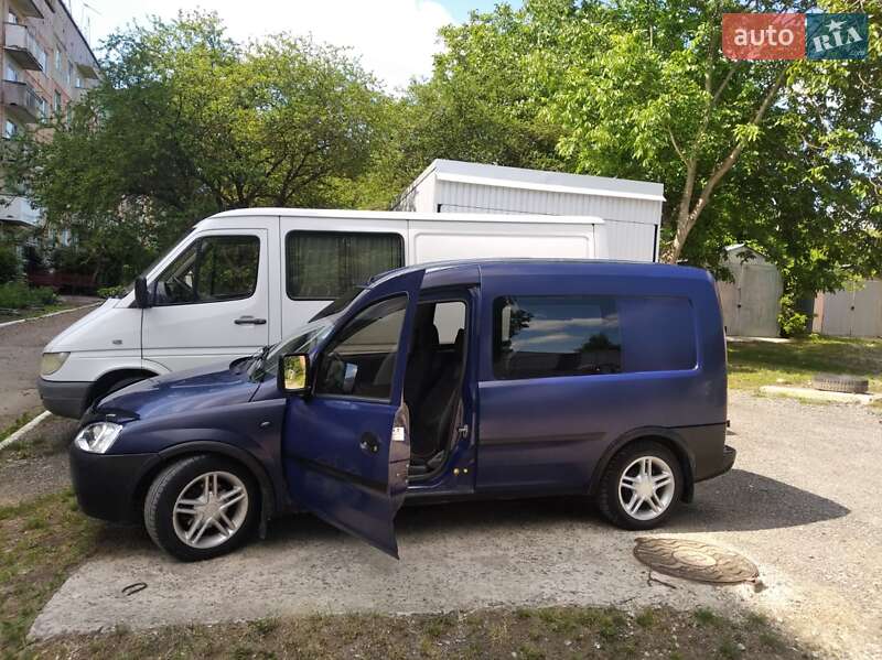 Мінівен Opel Combo 2004 в Заліщиках