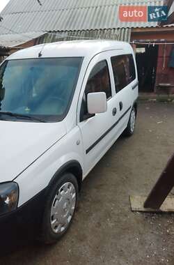 Минивэн Opel Combo 2005 в Гоще