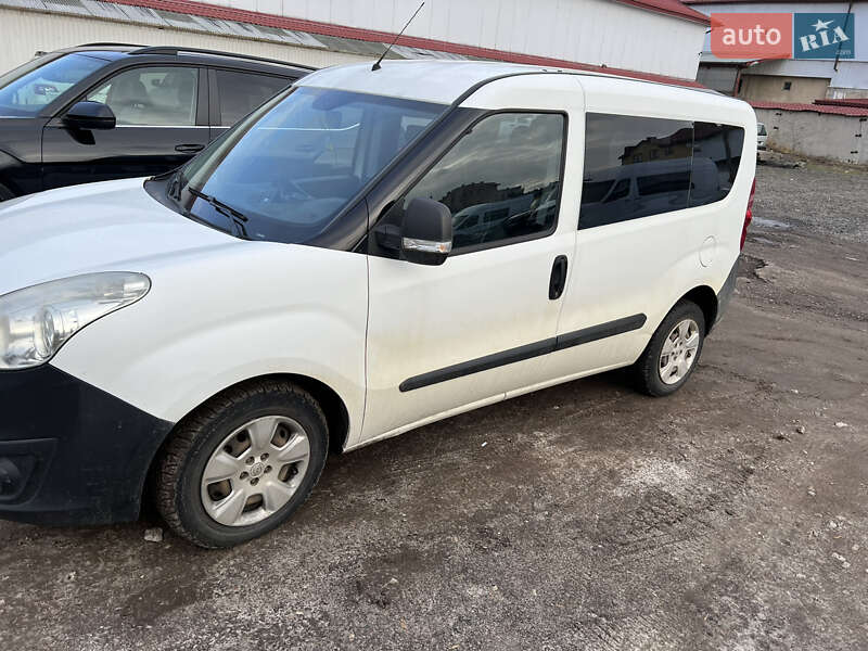Минивэн Opel Combo 2012 в Львове
