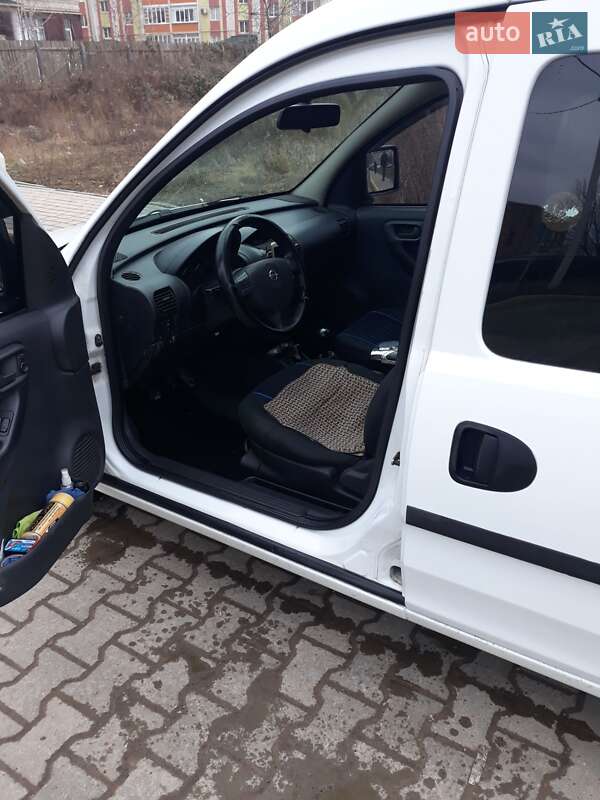 Мінівен Opel Combo 2007 в Чернівцях