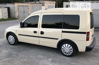Минивэн Opel Combo 2008 в 