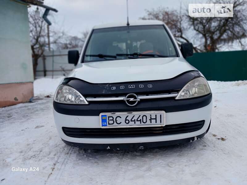 Мінівен Opel Combo 2006 в Бродах