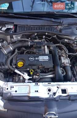 Минивэн Opel Combo 2006 в 