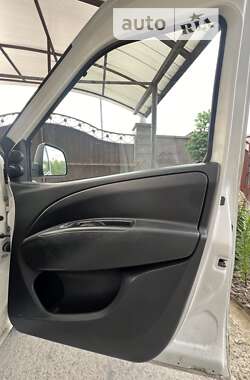 Грузопассажирский фургон Opel Combo 2014 в Борисполе