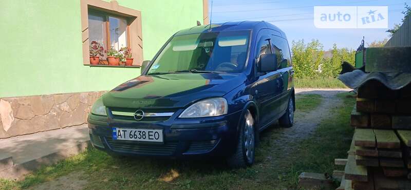 Мінівен Opel Combo 2010 в Івано-Франківську