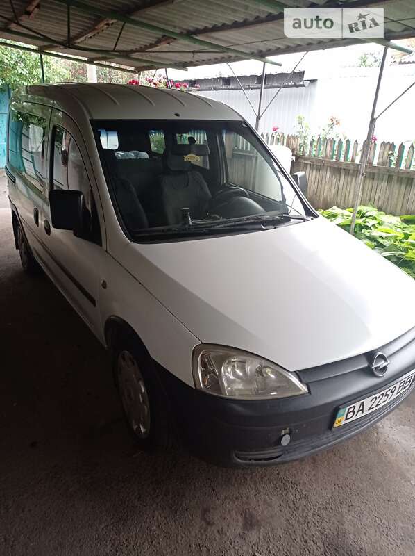 Минивэн Opel Combo 2006 в 