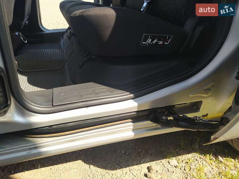 Минивэн Opel Combo 2012 в Виннице